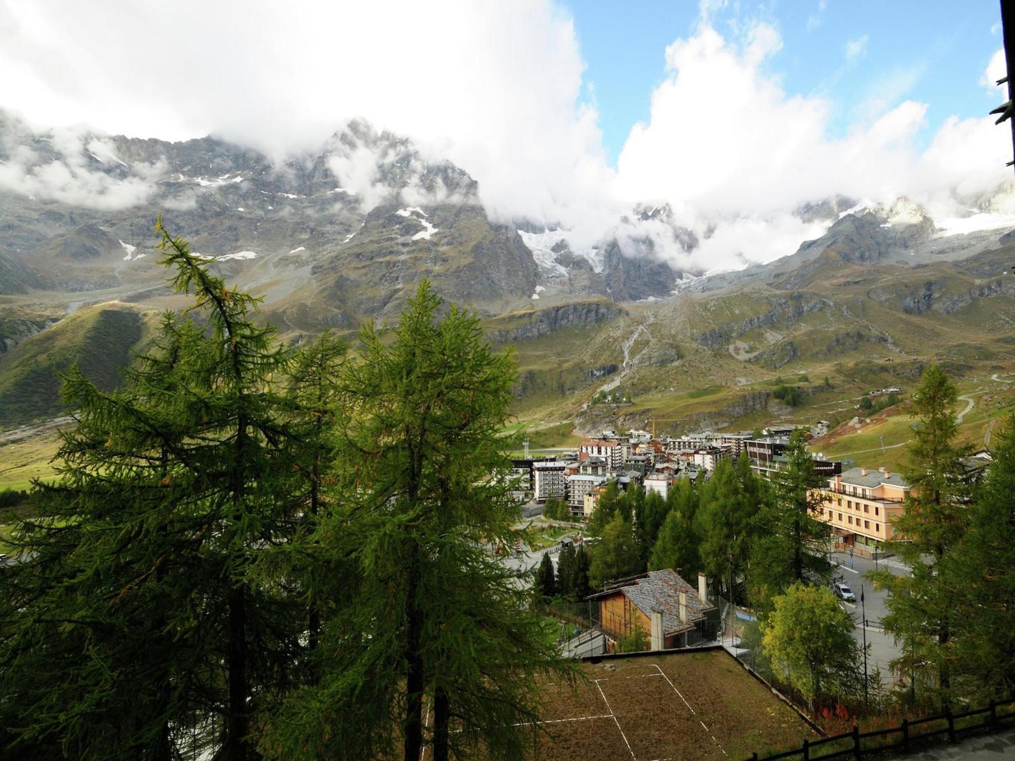 Contemporary Apartment In Breuil Cervinia Near Ski Area Exterior photo